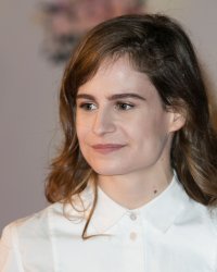 Christine and the Queens et Nekfeu lancent une radio éphémère post-attentats
