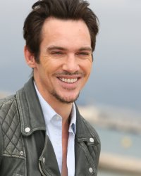 Jonathan Rhys Meyers dans la peau du chanteur de The Clash pour "London Town"