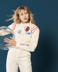 Angèle : comme son frère Roméo Elvis, la chanteuse souffre d'acouphènes