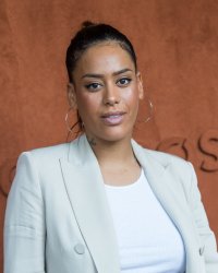 Amel Bent : sa petite soeur suit sa trace et se lance dans la musique