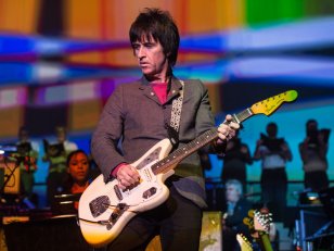 Johnny Marr annonce la sortie de son autobiographie "Set The Boy Free"
