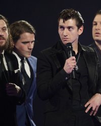 Le groupe Arctic Monkeys, de retour en studio ?
