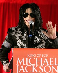 Michael Jackson : Sony Music accusée d'avoir sorti 3 chansons posthumes fausses