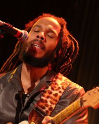 Ziggy Marley invite Ben Harper, Alanis Morissette et Sheryl Crow sur son album
