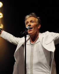 Plastic Bertrand de retour avec un album disco