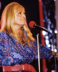 Dalida moquée dans un sketch, Orlando se fâche