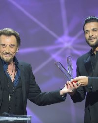 Qui sont les musiciens à avoir joué lors de la cérémonie pour Johnny ?