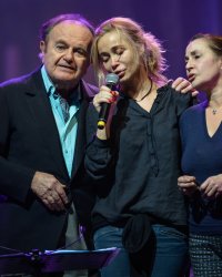Emmanuelle Béart : en studio pour un album hommage à son père