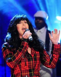 Cher reprend ABBA en espagnol au profit de l'UNICEF
