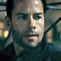 Lock Out - Bande annonce 1 - VO - (2012)