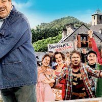 Un Village presque parfait - bande annonce - (2015)