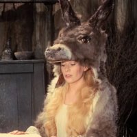Peau d'âne - bande annonce 2 - (1970)