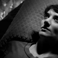 A Girl Walks Home Alone At Night - Bande annonce 1 - VO - (2014)
