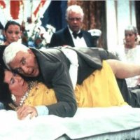 Y a-t-il un flic pour sauver la reine ? - bande annonce - VO - (1989)