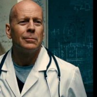 Red 2 - Bande annonce 1 - VF - (2013)