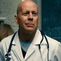 Red 2 - bande annonce 4 - VF - (2013)