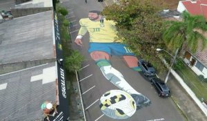 Brésil: une fresque géante de Neymar, star attendue du Mondial