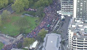 Pendant le débat au Parlement, défilé anti-Brexit à Londres