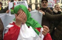 Présidentielle algérienne: manifestation devant le consulat à Paris
