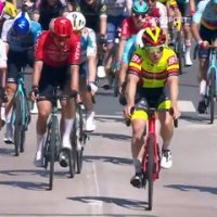 Nouvelle arrivée au sprint et 4e victoire de Bennett : le finish des 4 Jours de Dunkerque en vidéo