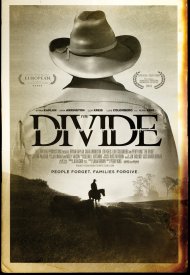 Affiche de The Divide