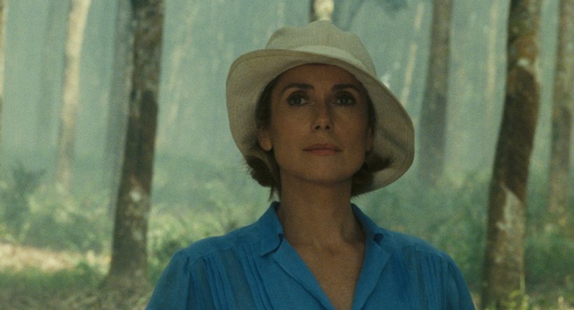 Éliane Devries dans "Indochine" (1992) Éliane Devries dans "Indochine" (1992)