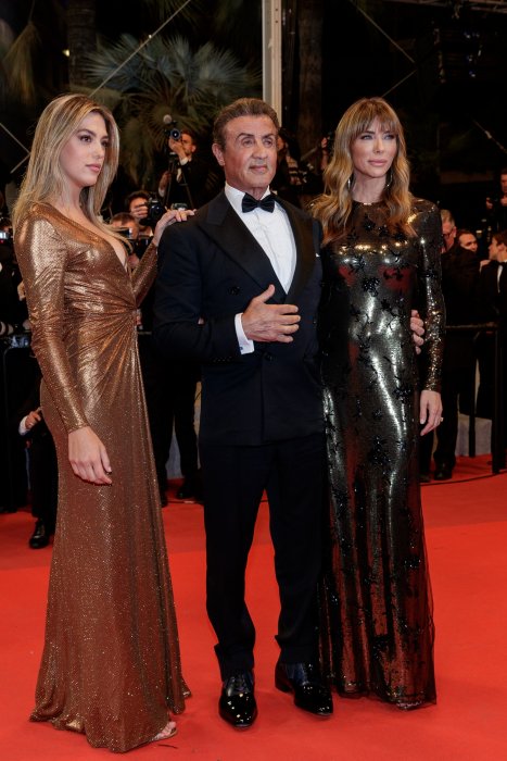 Sylvester Stallone, bien entouré Sylvester Stallone, bien entouré