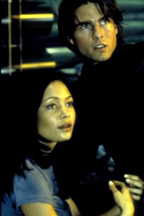 Thandie Newton et Tom Cruise dans "Mission : impossible II" Thandie Newton et Tom Cruise dans "Mission : impossible II"