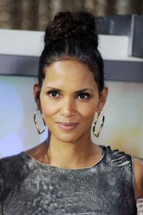 Halle Berry a... 51 ans Halle Berry a... 51 ans