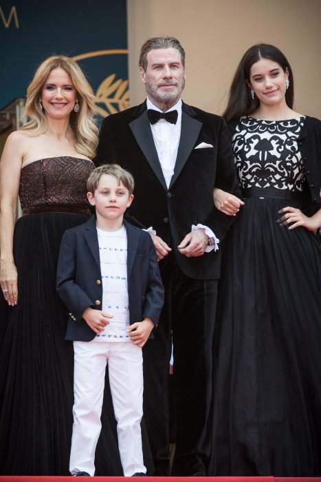 John Travolta, bien accompagné John Travolta, bien accompagné