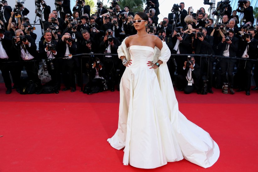 Rihanna, une première montée des marches qui fait sensation Rihanna, une première montée des marches qui fait sensation