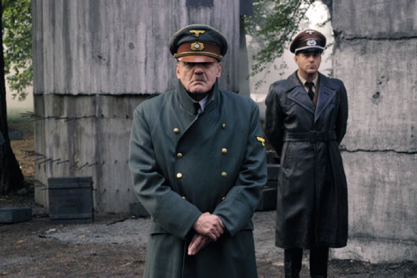 "La Chute" (2004) d'Oliver Hirschbiegel "La Chute" (2004) d'Oliver Hirschbiegel
