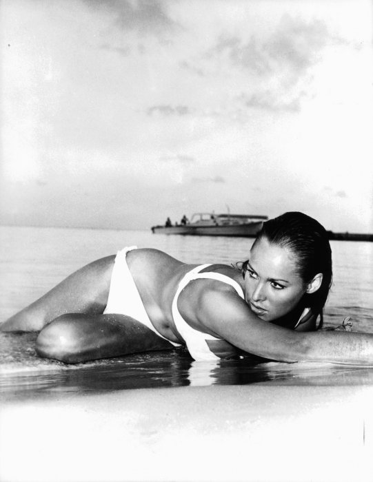 "James Bond 007 contre Dr. No" : une James Bond Girl mémorable "James Bond 007 contre Dr. No" : une James Bond Girl mémorable