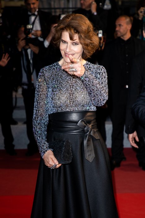 Fanny Ardant joue avec les photographes Fanny Ardant joue avec les photographes