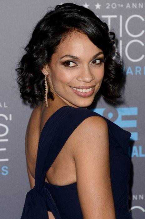 Rosario Dawson, l'atout charme des séries Marvel Netflix Rosario Dawson, l'atout charme des séries Marvel Netflix