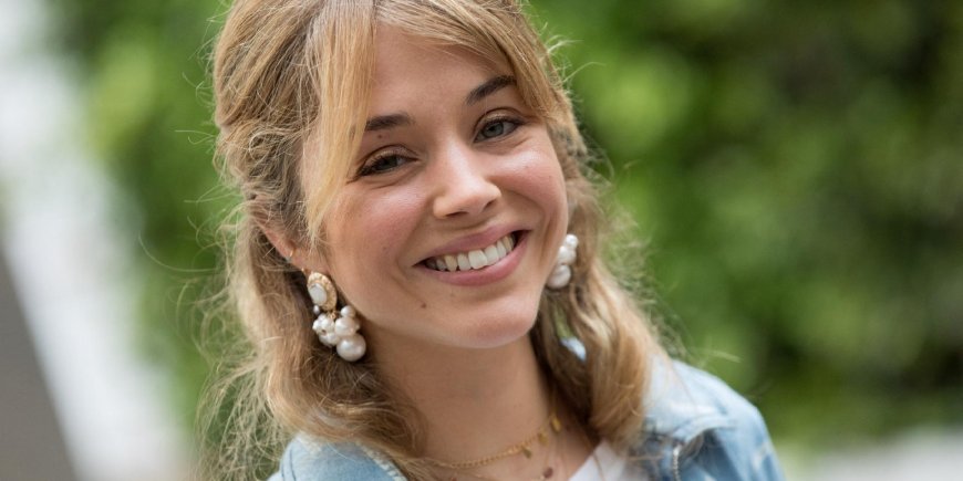 Alice Isaaz dans le village lors des internationaux de tennis de Roland Garros à Paris, le 3 juin 2019.