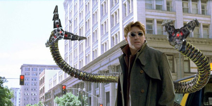 Alfred Molina en Docteur Octopus dans