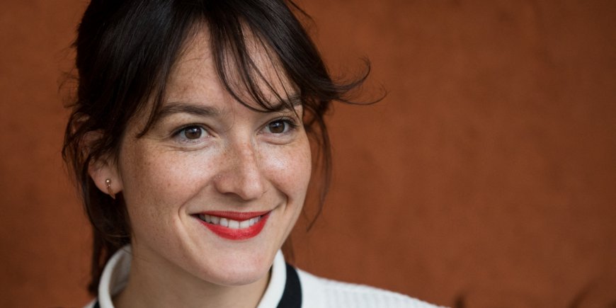 Anaïs Demoustier au village des internationaux de France de tennis de Roland-Garros à Paris, le 7 juin 2019.