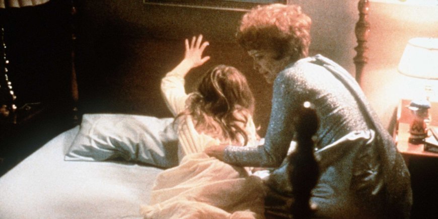 Linda Blair and Ellen Burstyn dans