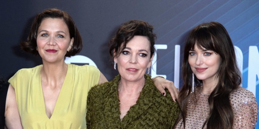 Maggie Gyllenhaal, Olivia Coleman et Dakota Johnson lors de la présentation de