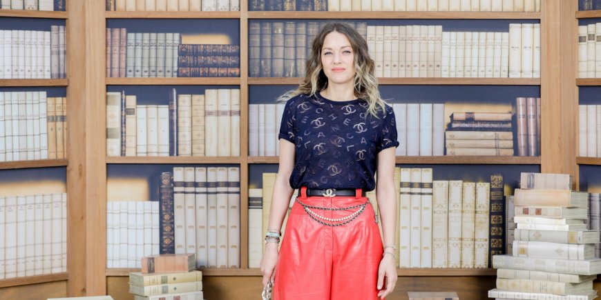 Marion Cotillard au défilé de mode Haute-Couture Chanel à Paris, le 2 juillet 2019.