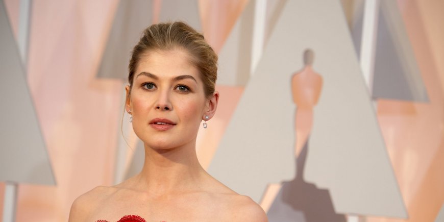 Rosamund Pike