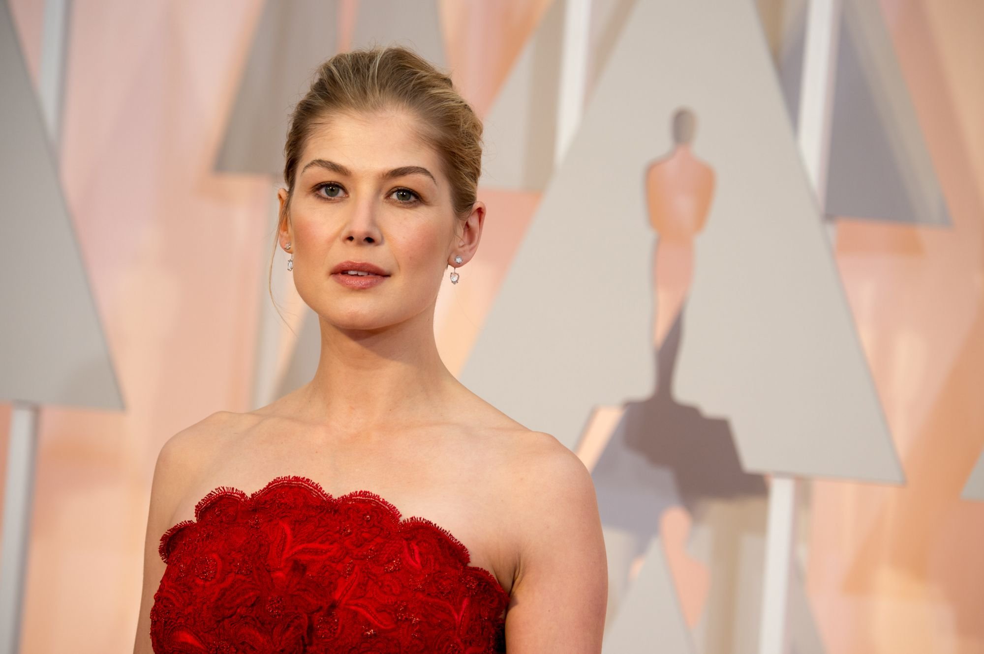 Rosamund Pike