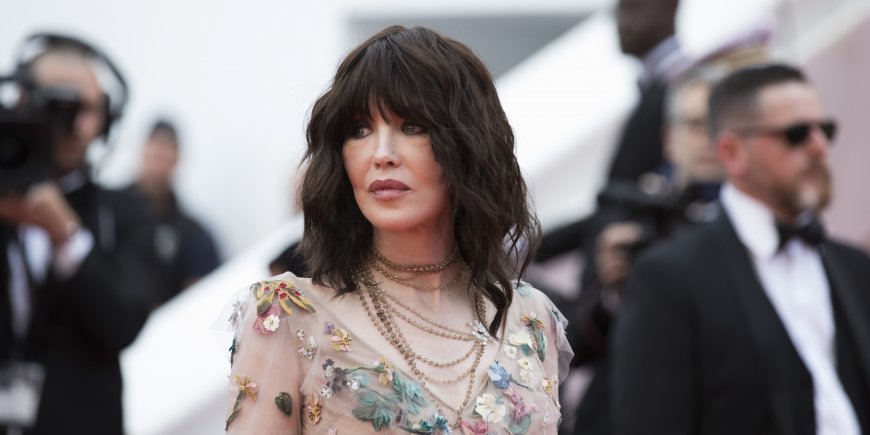 Isabelle Adjani lors de la cérémonie d'ouverture du 71e Festival International du Film de Cannes, le 8 mai 2018.