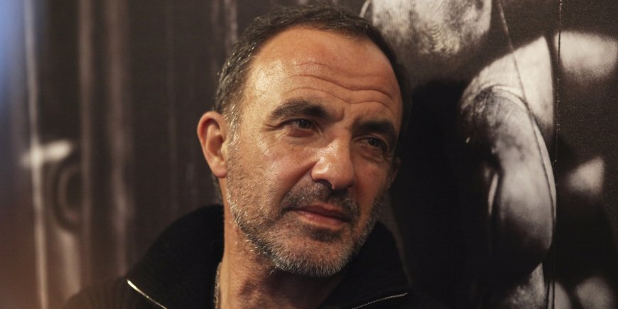 Nikos Aliagas en dédicace pour le dernier jour de son exposition photo