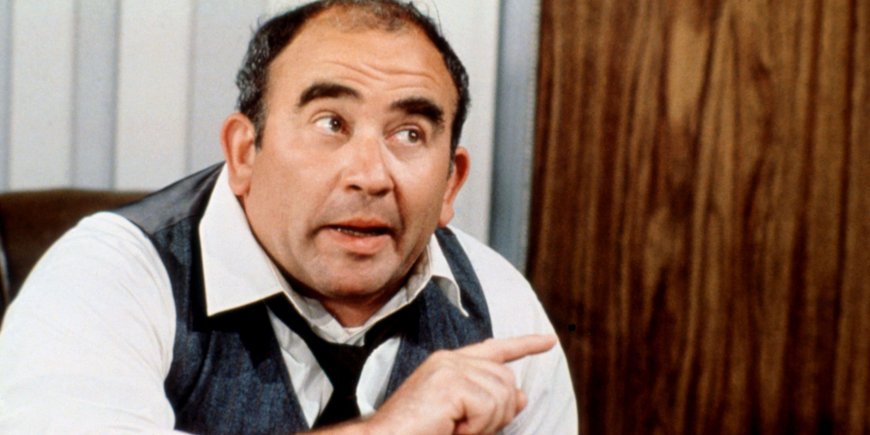 Ed Asner dans