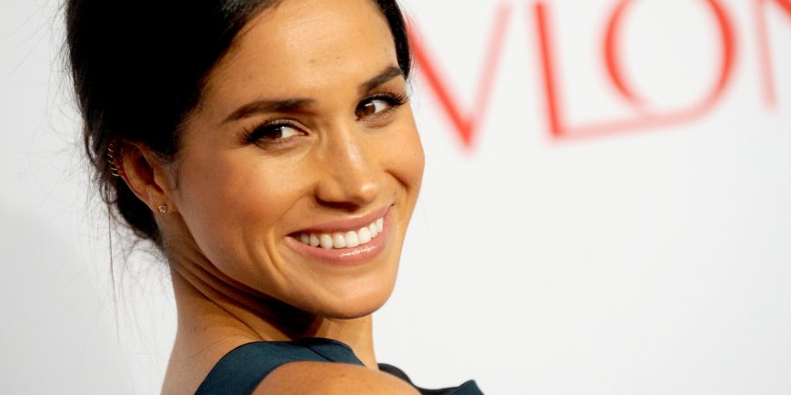 Meghan Markle au gala en l'honneur de la fondation Elton John pour le SIDA à New York, le 28 octobre 2014.