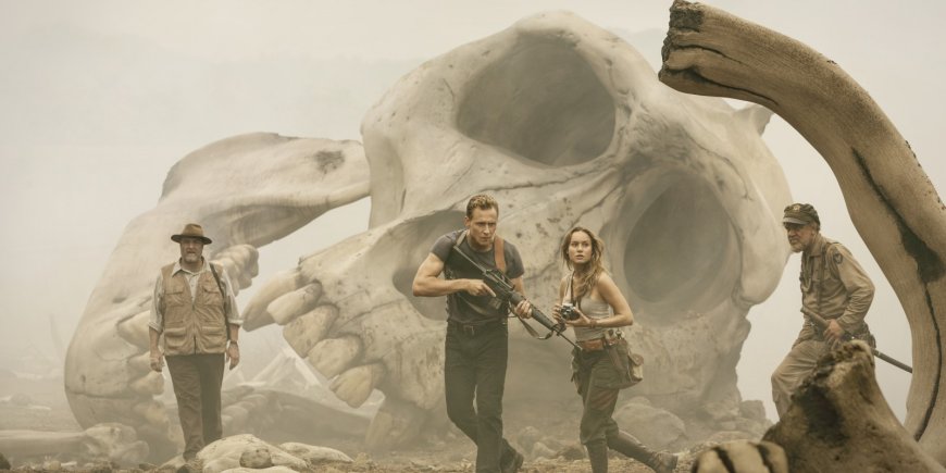 Brie Larson, John C. Reilly, John Goodman et Tom Hiddleston dans