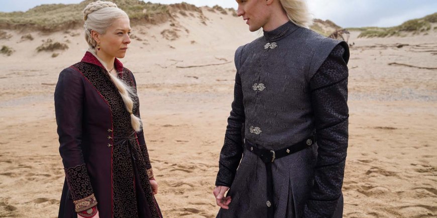 Emma D'Arcy et Matt Smith (XI) dans