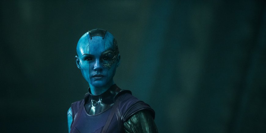 Karen Gillan dans